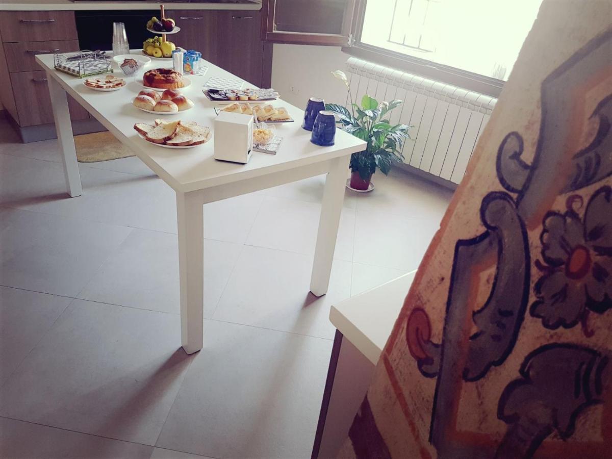 B&B Greco Abatellis ปาแลร์โม ภายนอก รูปภาพ