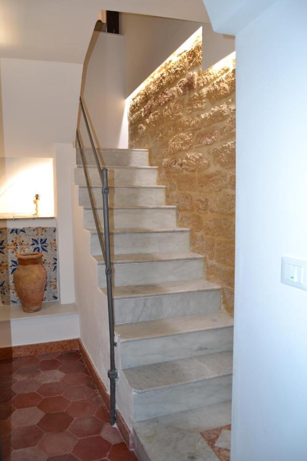 B&B Greco Abatellis ปาแลร์โม ภายนอก รูปภาพ